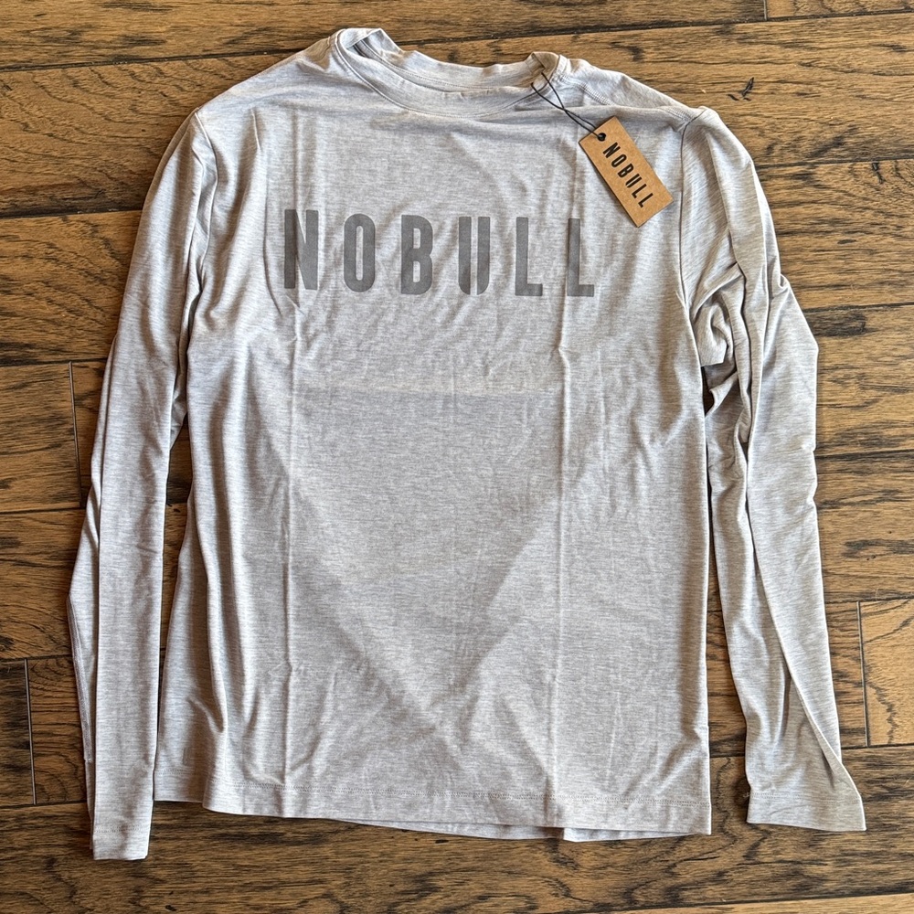 NOBULL Men’s Light Gray Long Sleeve Tee